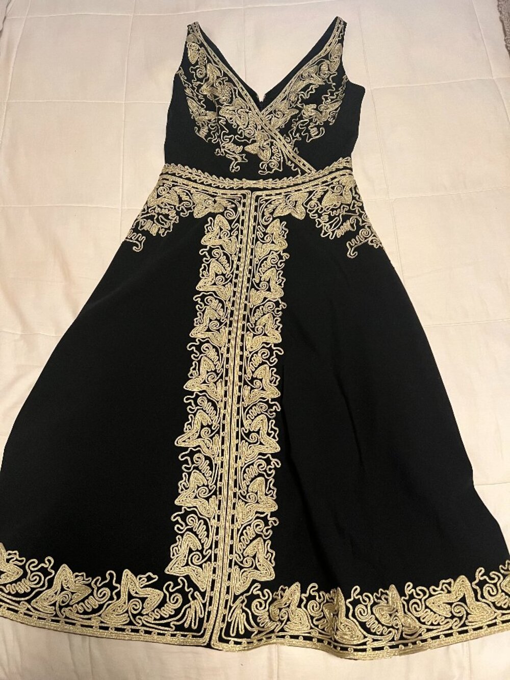 Beth Bowley Women's Dress Sz 4 Embroidered Lace Gold Ornament Wool Dress
